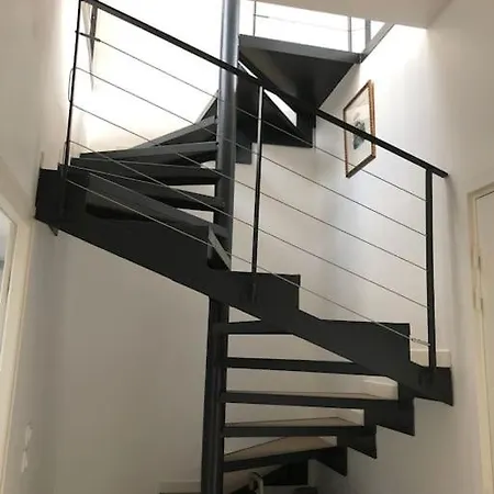 Superbe Loft Climatise Avec Terrasse A 4 Km Jo