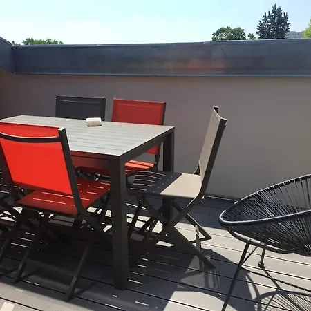 Superbe Loft Climatise Avec Terrasse A 4 Km Jo *