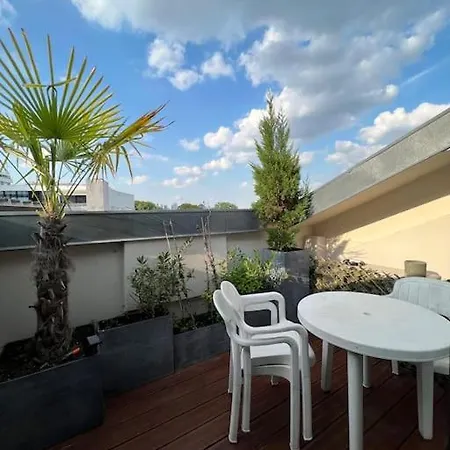 Superbe Loft Climatise Avec Terrasse A 4 Km Jo Daire
