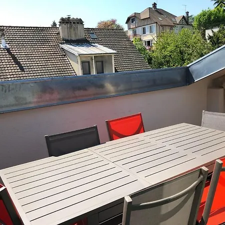 Superbe Loft Climatise Avec Terrasse A 4 Km Jo *
