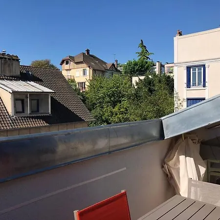 Superbe Loft Climatise Avec Terrasse A 4 Km Jo Suresnes
